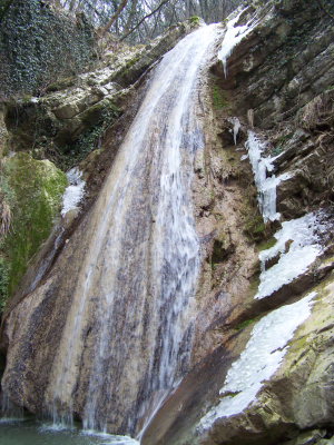 Vista delle cascate di Gaina